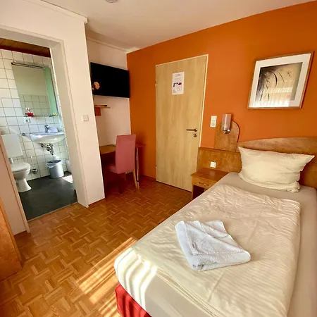 Rose Hotel 3*